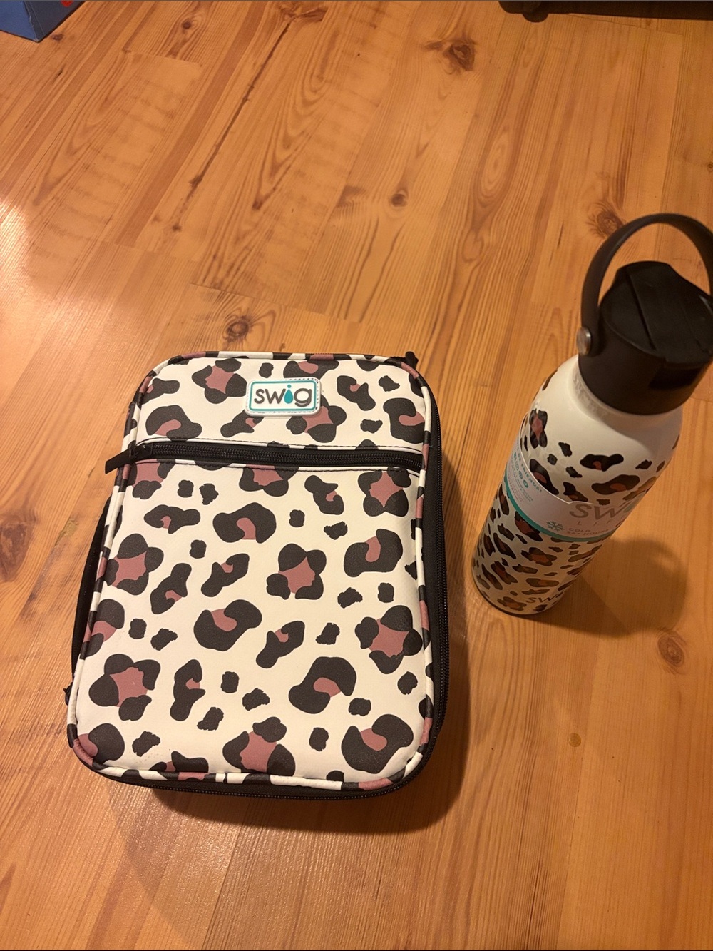 Animal print Divided Lunchbox with Mesh Pocket and matching flip & sip